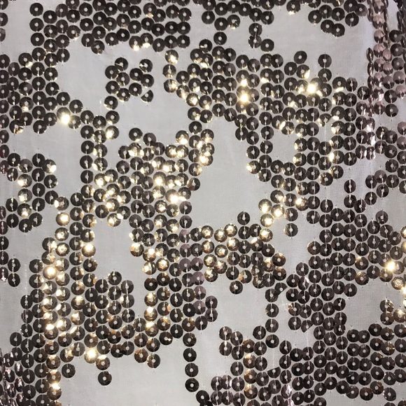 Gold sequin tank - Picture 2 of 3